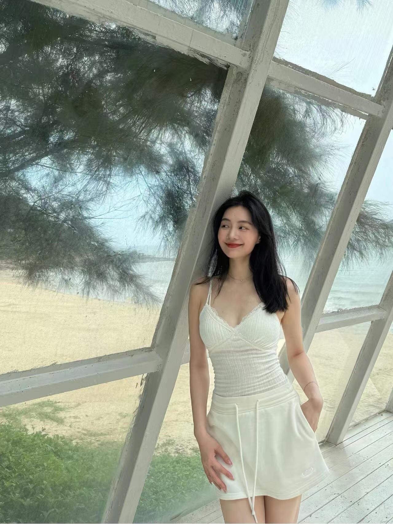 我深知自己有一份执念 是旁人劝不得 说不得
