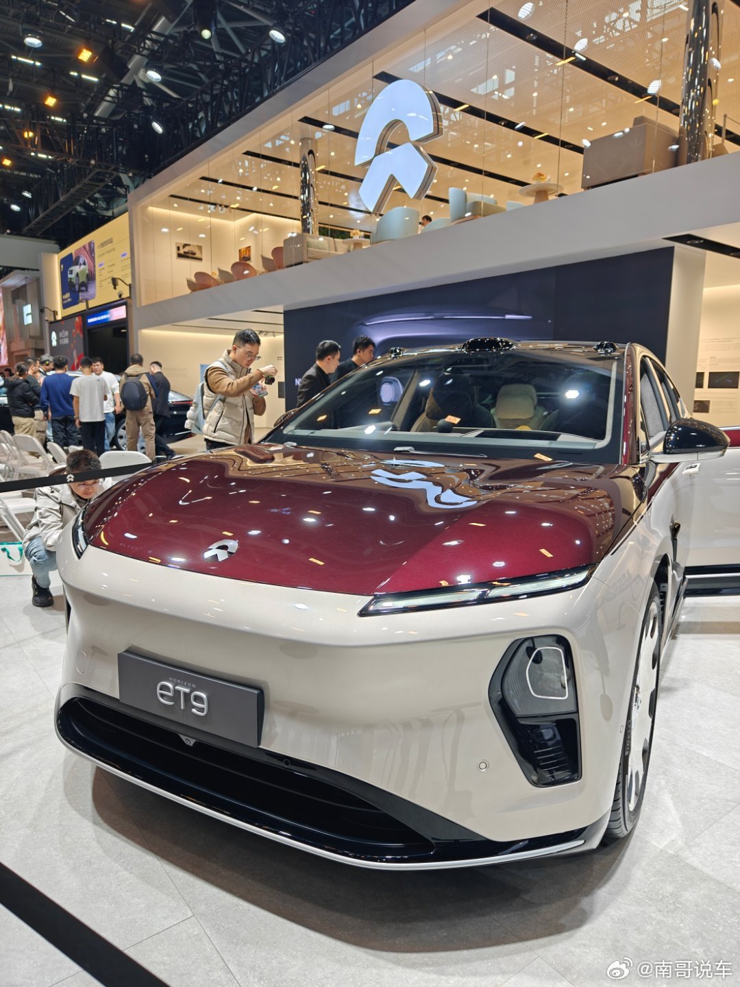 蔚来发布两款ET9地平线特别版，81.8万元起，Baas售价71万起，钟汉良来展