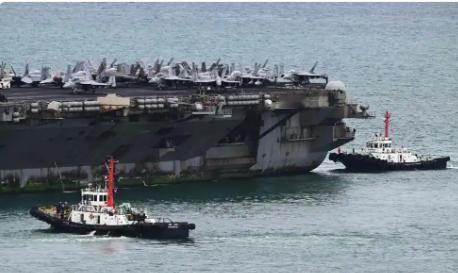 当地时间9月2日，“林肯”号航母靠上了泰国林查班港的码头，随舰而来的5000名美