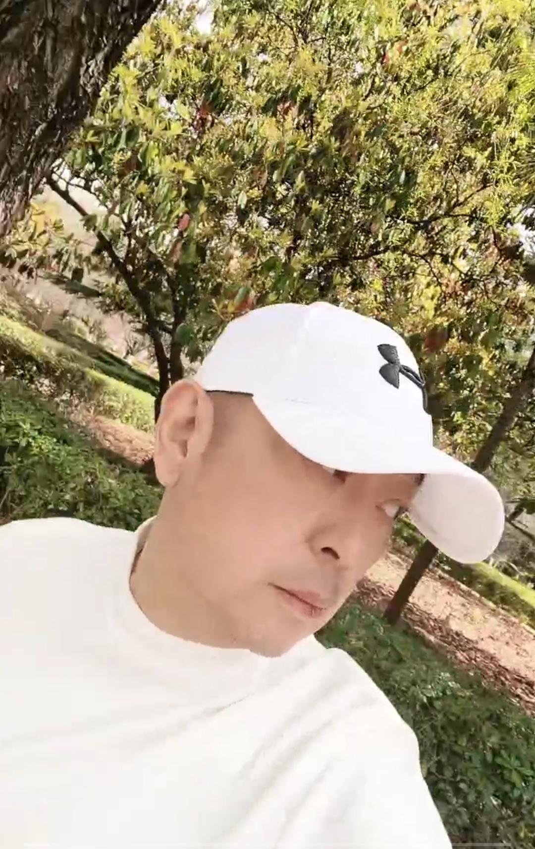 一个人生活，健康一定要放在首位，其他的全是次要的……[捂脸]