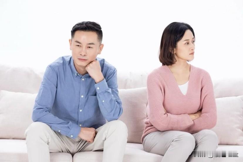 离婚率为什么这么高？很多离婚不是小家自身问题，而是因为顾及原生家庭利益造成，将小