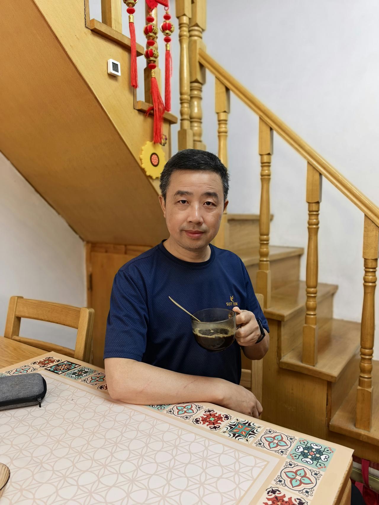 今天是我戒酒的第297天，全程滴酒未沾，这才是真正的戒酒。
 
每天清晨起床，我
