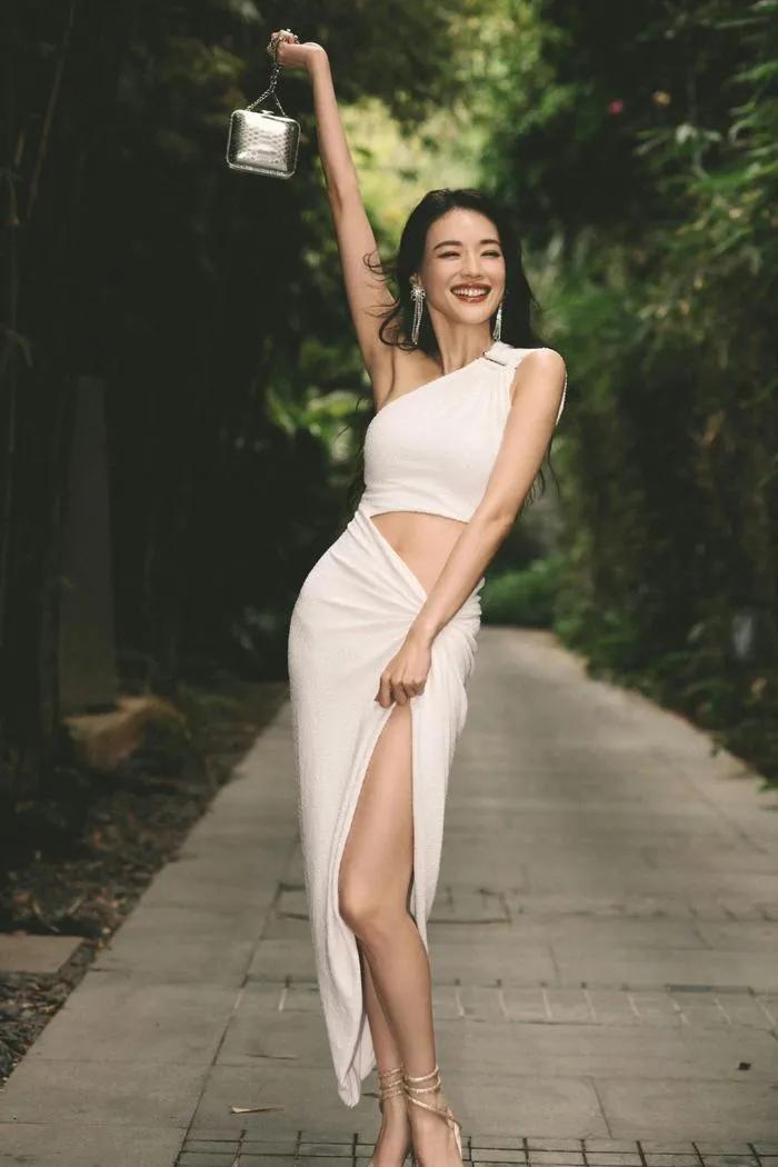 舒淇的电影你看过几部？
舒淇老电影 姐姐的状态：越随意越勾人
舒淇的“漫不经心”