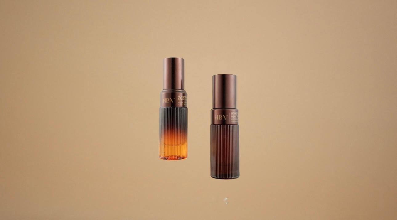 HBN首位品牌代言人汪苏泷 汪苏泷是HBN的第一个品牌全线代言人。有着干净气质、