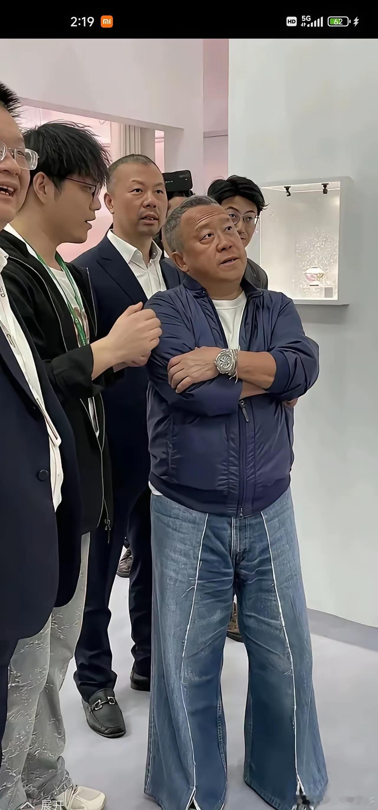 现在怎么满大街都是穿这种裤子 