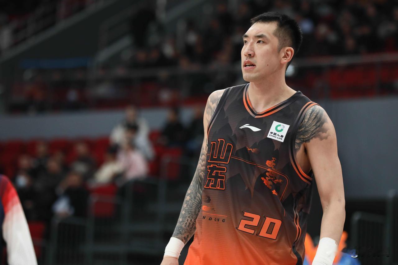 山东高速男篮主场拿下山西，止住了连败，这场比赛，山东男篮在篮板球上以18个的优势