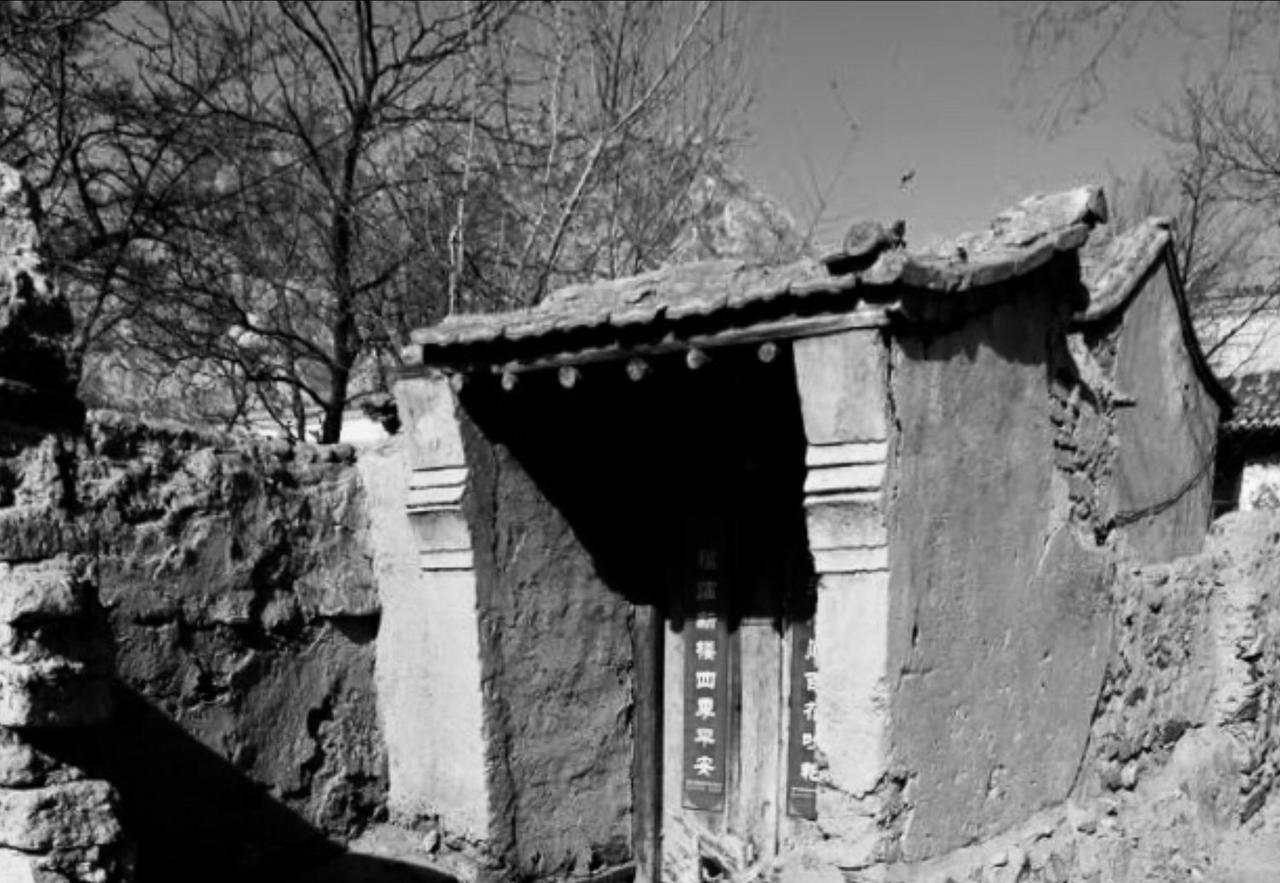 大瓜皮是李庆军师傅的外号，其实，李庆军师傅一点都不傻，就是因为他当年下乡插队时买