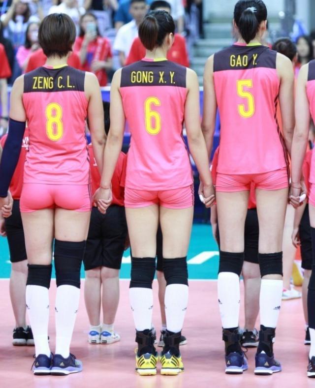 如果不是媒体曝光，还不知道要有多少人被蒙在鼓里！“香港女排拒唱国歌”一事引发众怒