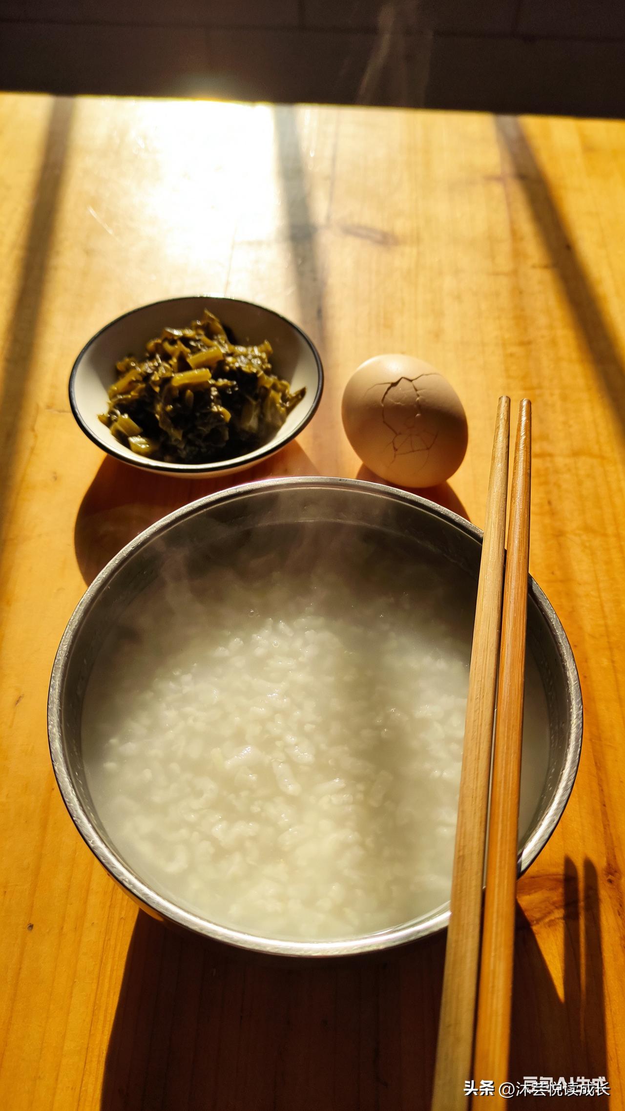 退休以后，我再也不串门了
 
以前上班的时候，就爱凑个热闹，谁家做了好吃的、谁家