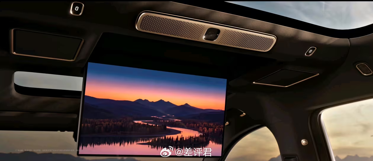 #差评说车# 理想L9 Livis公布了一支内饰宣传片。（1）一排主副驾屏幕用一