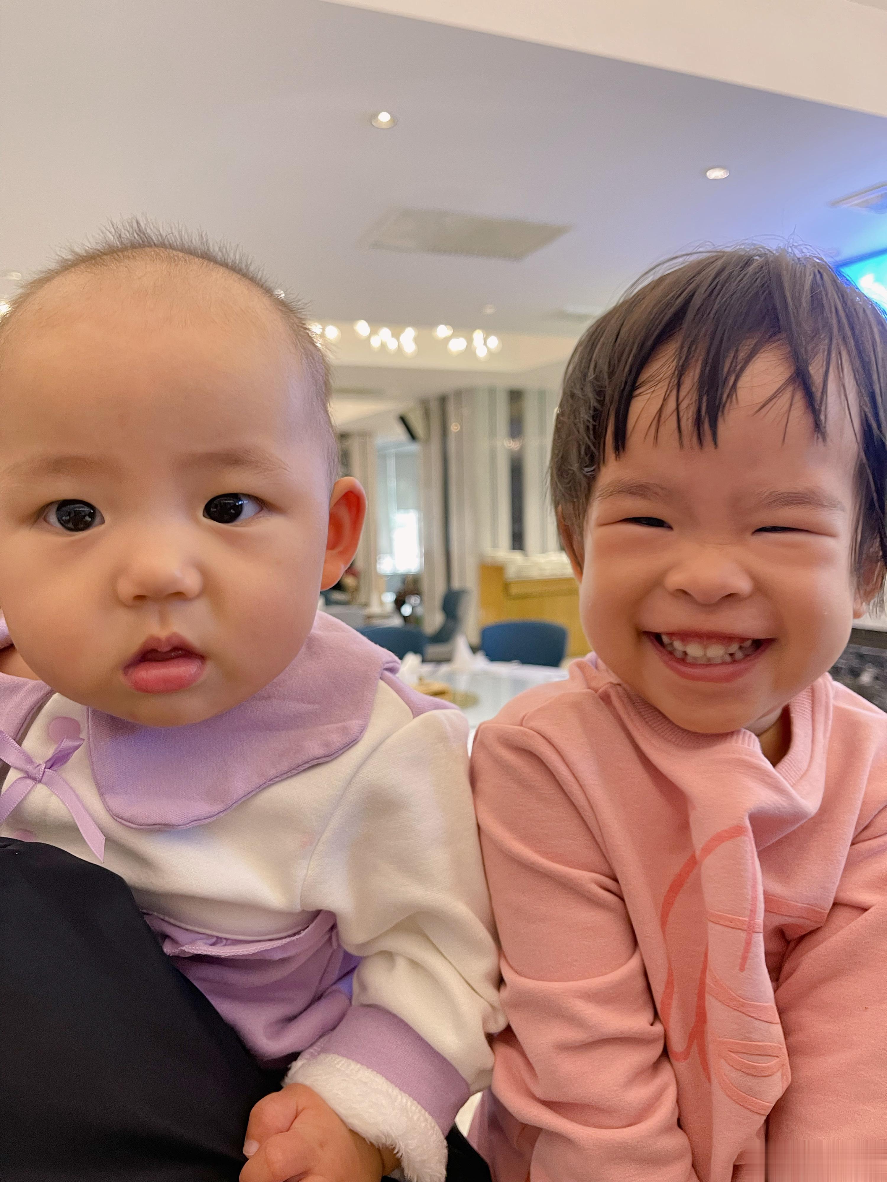 两只小可爱😁#可可Chloe# ​​​
