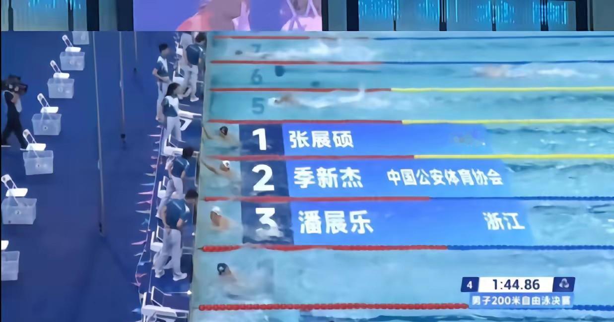 竞技体育真的是很残酷的啊，随着年龄增长，伤病的困扰，状态不好是正常的啊，不管怎么