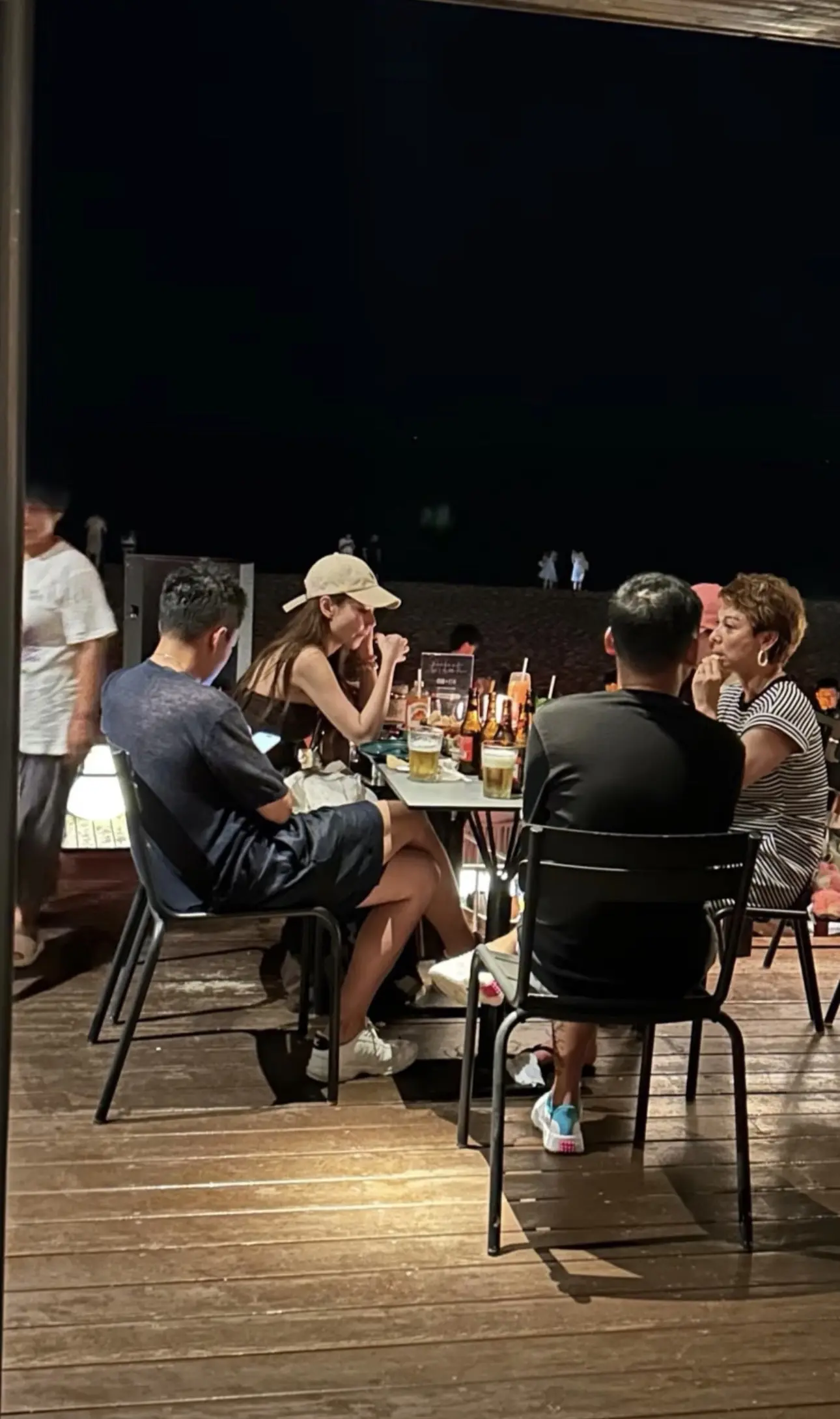 贾晓龙 马筱梅和老公在阿那亚度假，过着属于自己的幸福生活