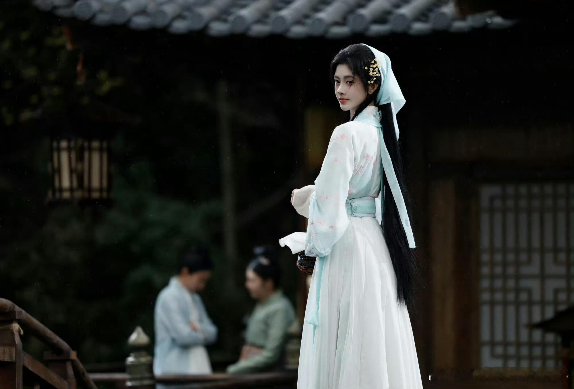 鞠婧祎发长文告别露芜衣🪄画皮藏万般无奈，诛妖守心中执念，露芜衣人设饱满立体，长