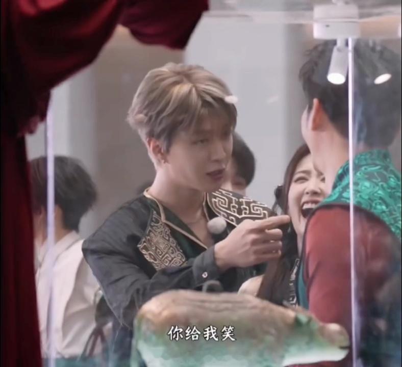 范丞丞不知道您是怎么了范丞丞在跑男杀疯了本期奔跑吧最大笑点制造者：范丞丞！挨个挖