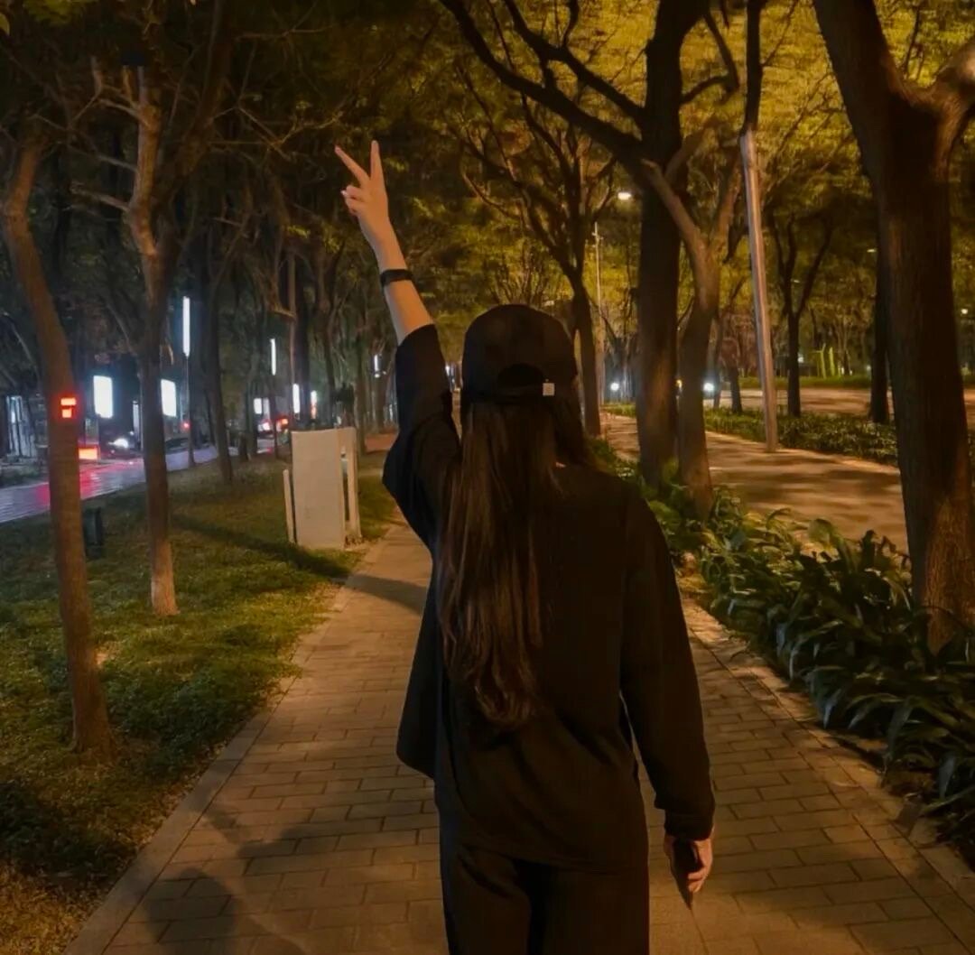 我也想挽留 可你好像下定决心好久了 