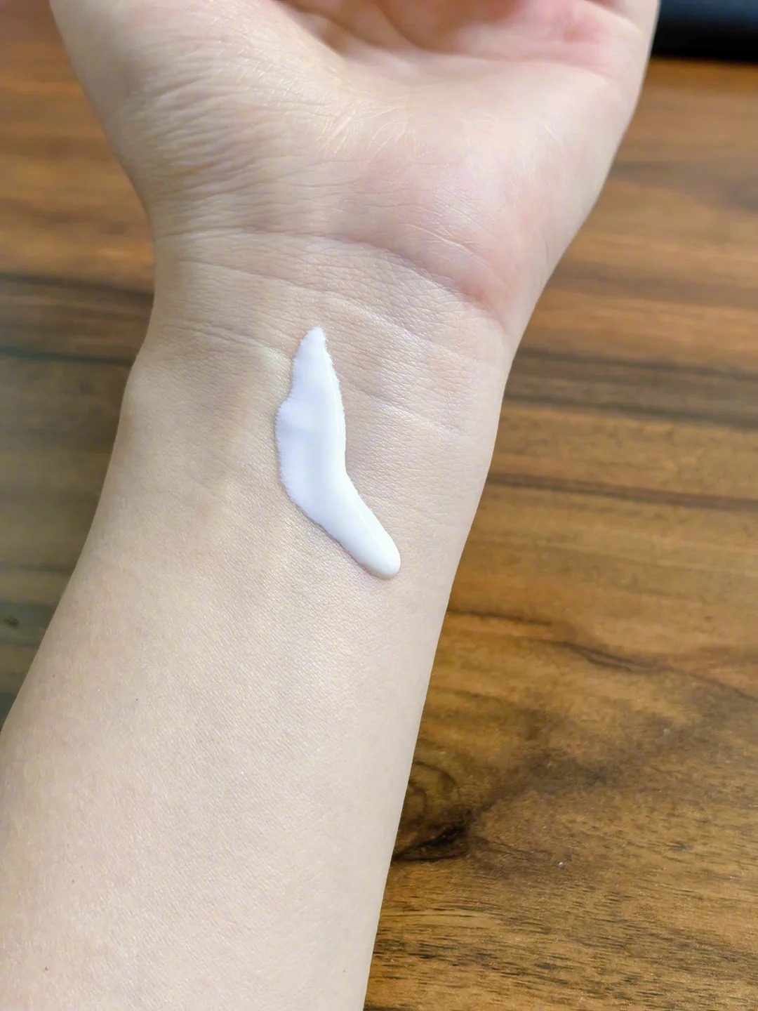 军训涂了防晒还晒黑？90%都是你涂错了很多人涂防晒就随便抹两下完事，量不够、涂不