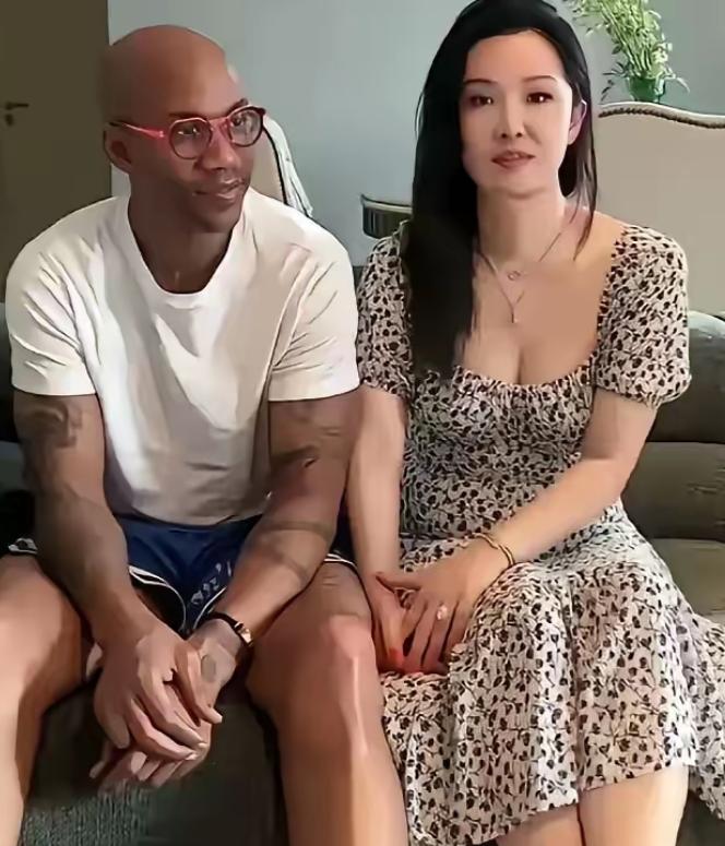 马布里，真正的人生赢家。2023 年，马布里结束了与前妻 21 年的婚姻。前 N