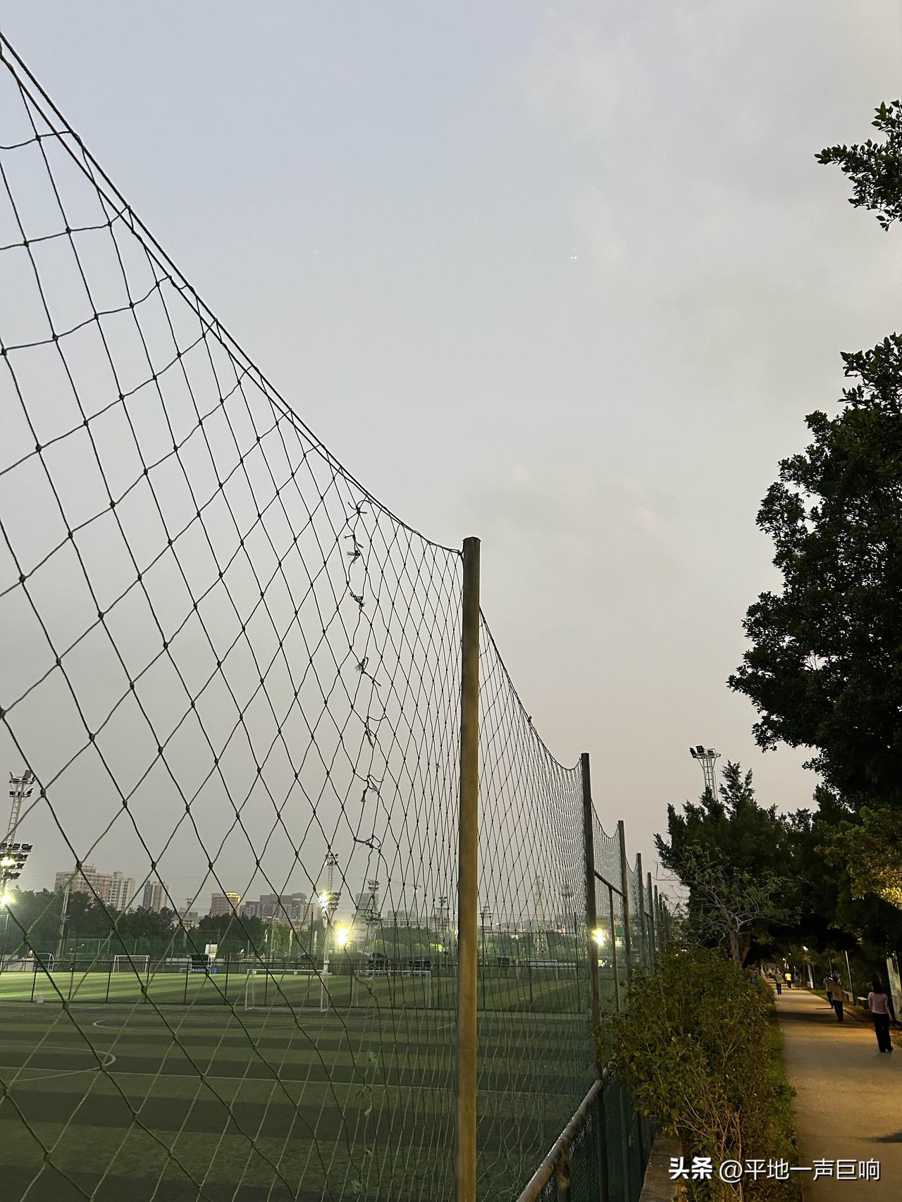 很多时候，发头条能不能火，能不能爆，看的就是你的运气。

比如说你发的这个内容是