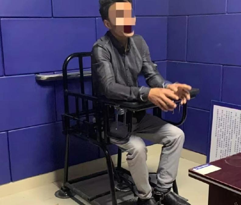 日租房里约个会，转头被刀架脖子，15000块就这么划走了。

这事真发生在南昌，