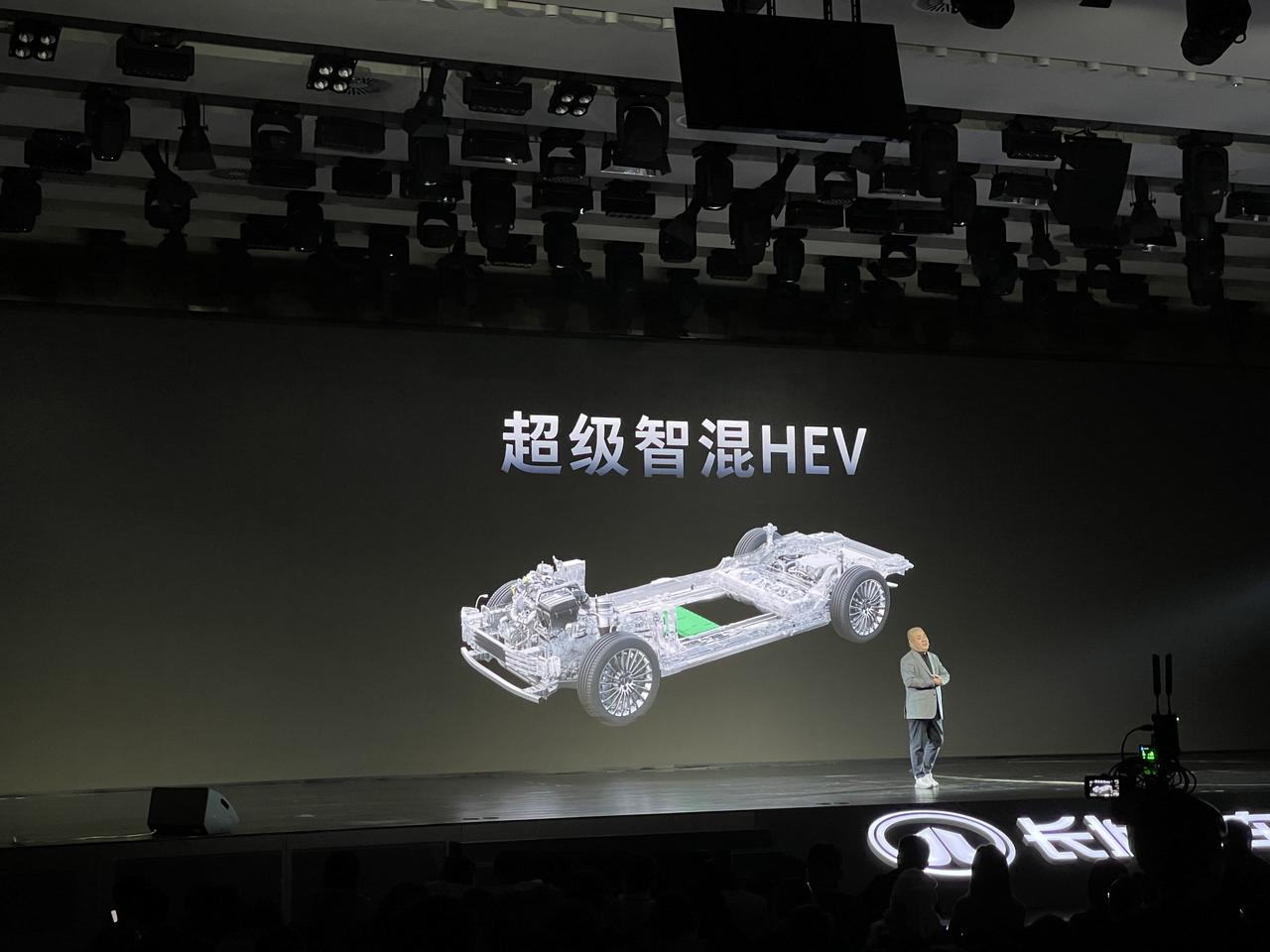 长城汽车开始玩柴油混动。现在长城汽车在技术上真的是开挂了一样。[奸笑]