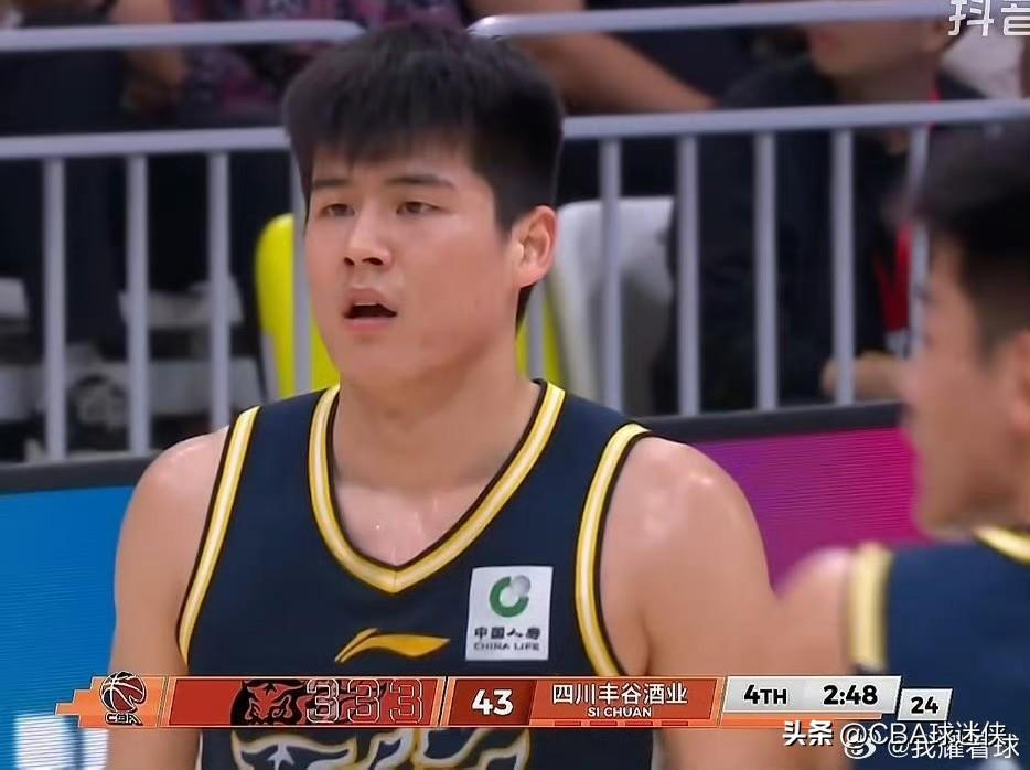 不白来！广东险些送温暖的夜晚，21岁小将抡出“生涯之夜”

广东打23连败的四川