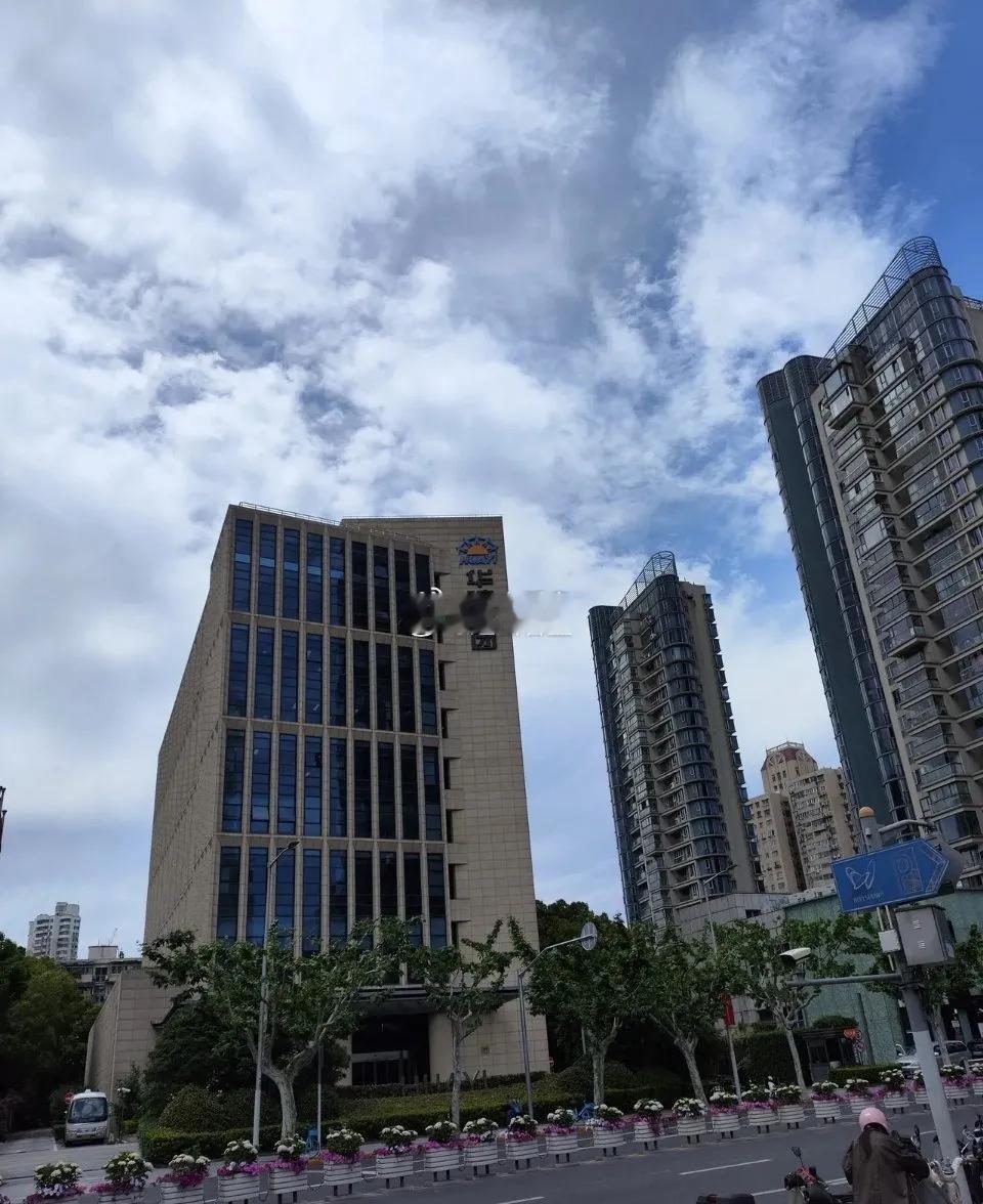 A股接下来科技巨无霸排队上市，1. 长鑫存储（DRAM）2. 长江存储（NAND
