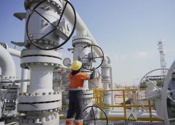 [巴格达25日路透社]-25日伊拉克3名埃内尔基官员表示。在中东冲突加剧的情况下