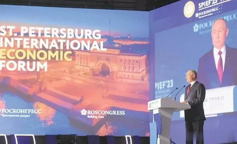 普京首次披露战争内幕！泽连斯基真实面目曝光，乌克兰无法交代

来源:海峡快讯

