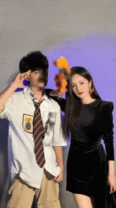 #黄明昊杨幂互相挡脸endingpose##justin黄明昊密室大逃脱#谁还没
