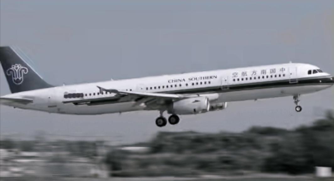 日媒报道中国航空12月要取消超900架次赴日航班，这一数字是两天前的三倍，中日外