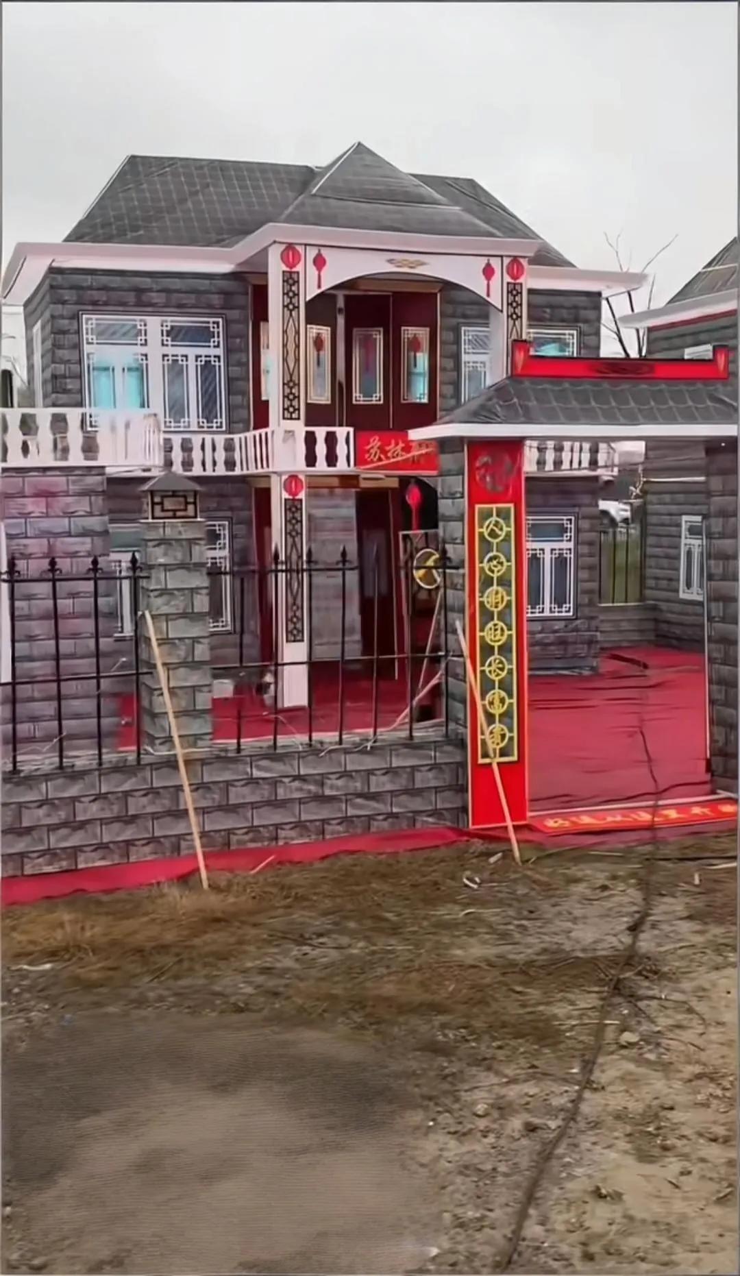 真是越做越夸张了，普通人祭祖都是烧纸钱，现在土豪都是烧纸扎大别墅！