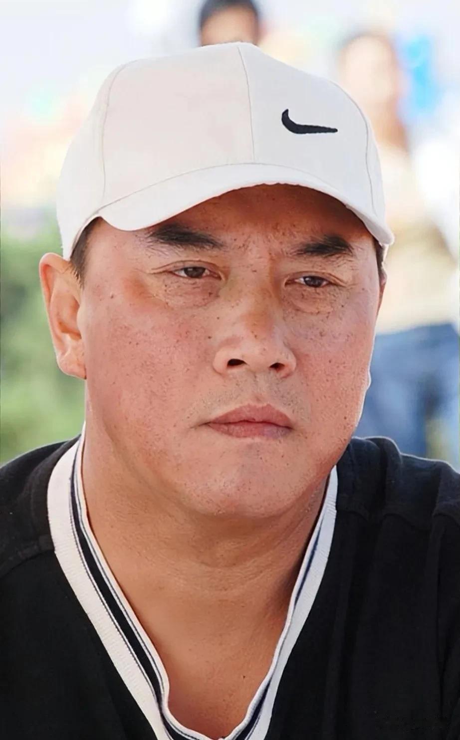 陈佩斯的亲妹夫张山，在三国演义里饰演浑身是胆的赵子龙，他本身就会骑马，血战长坂坡