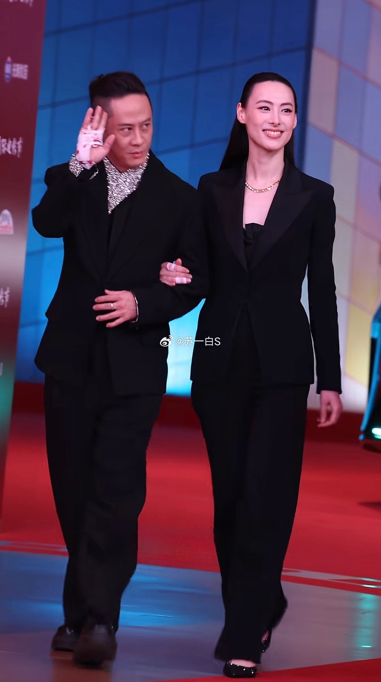 梁洛施和导演男友马浴柯携手亮相上海电影节👇 