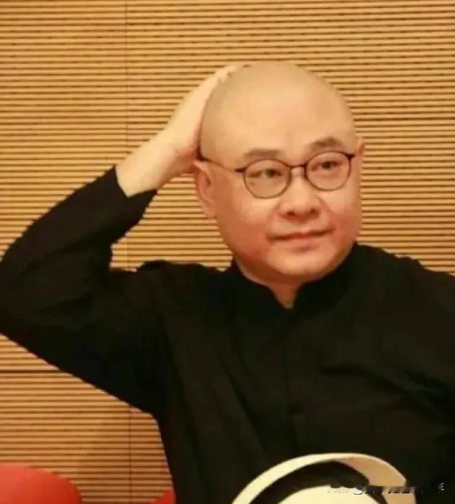就在刚刚头条畅听欣赏到了刀郎老师的歌《我想偷一棵财神的摇钱树》，非常的好听，熟悉