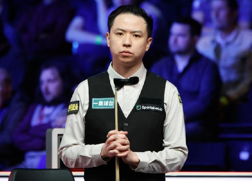 真的想不到，一向沉稳老辣的肖国栋，也会紧张到手抖。
        开局就不在状