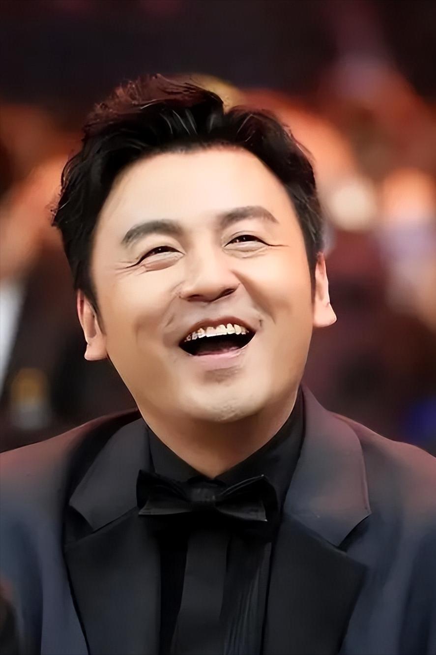 演员，雷佳音说，田晓禾老师是我的恩人，当年沈阳招收模特，我爸爸跟我就去了，因为我