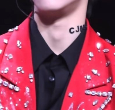 我没有辱追那么嘴毒 没有萌追那么死心塌地 没有正规军花时间和钱多 反而啊 我就是