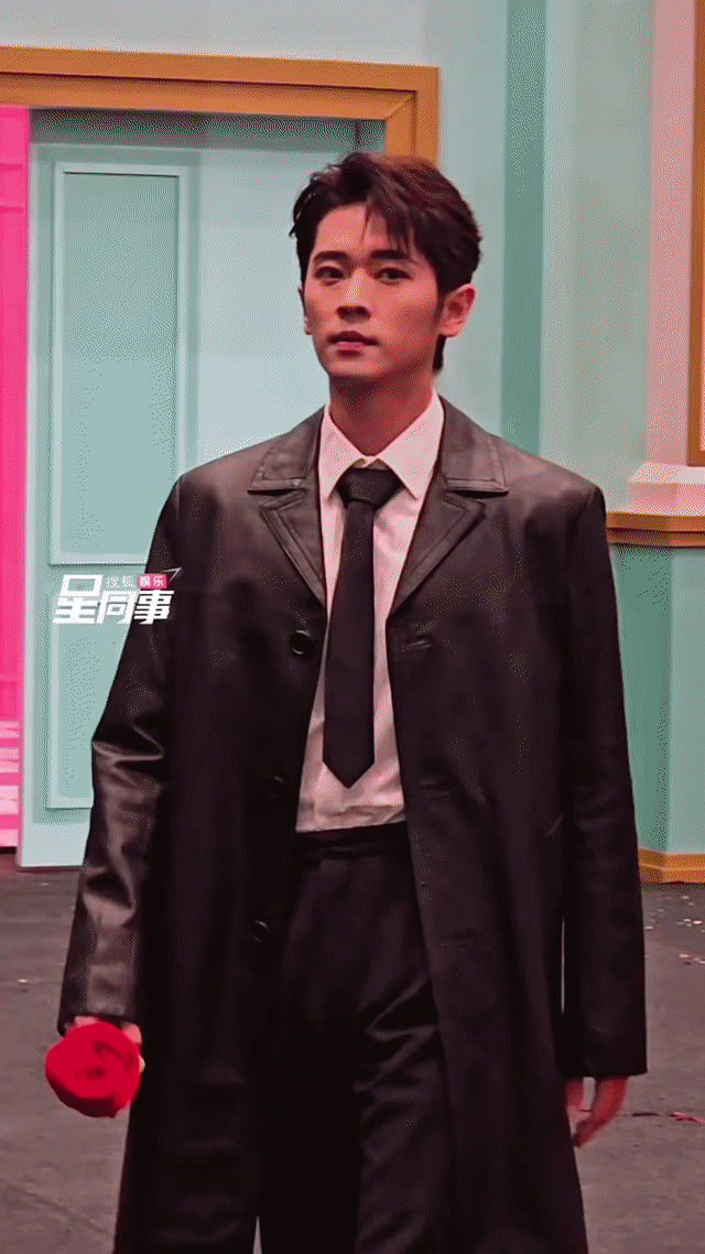 尖叫之夜红毯 ，叔有种很牵强的帅[衰] 