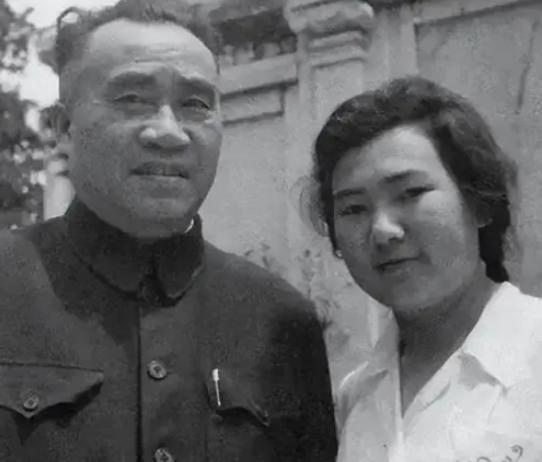 1965年，朱德动用“特权”调用了一架直升机。随后，他赶紧写信向组织上检讨：“因
