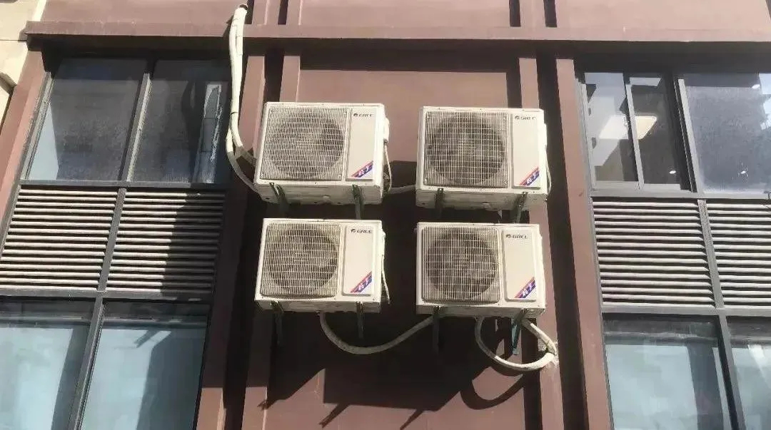 夏天高温，空调连续开几个小时，需要中途关机散热吗？路由器：你考虑过我吗？冰箱：你