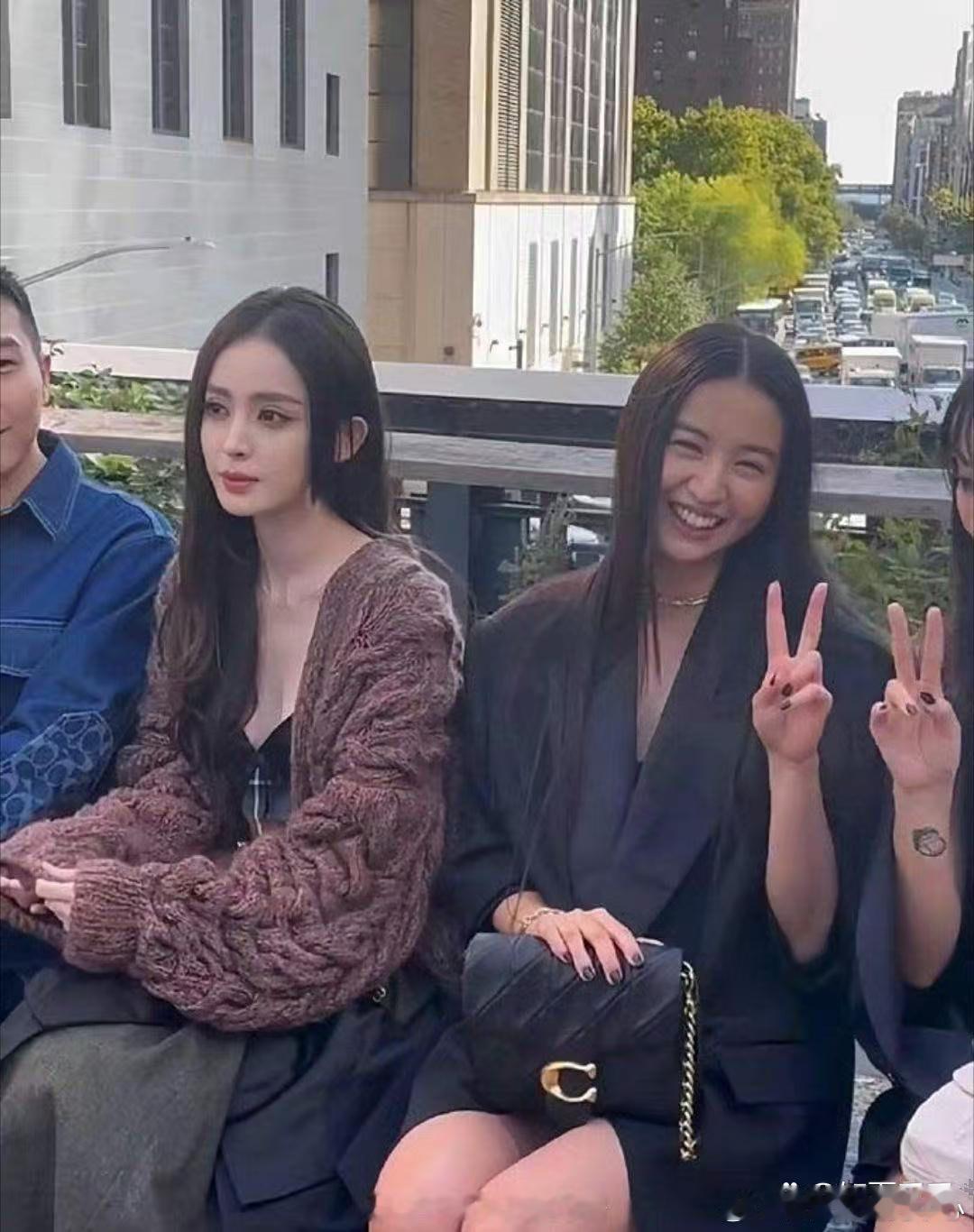 脸的尺寸在极致容颜跟前微不足道 