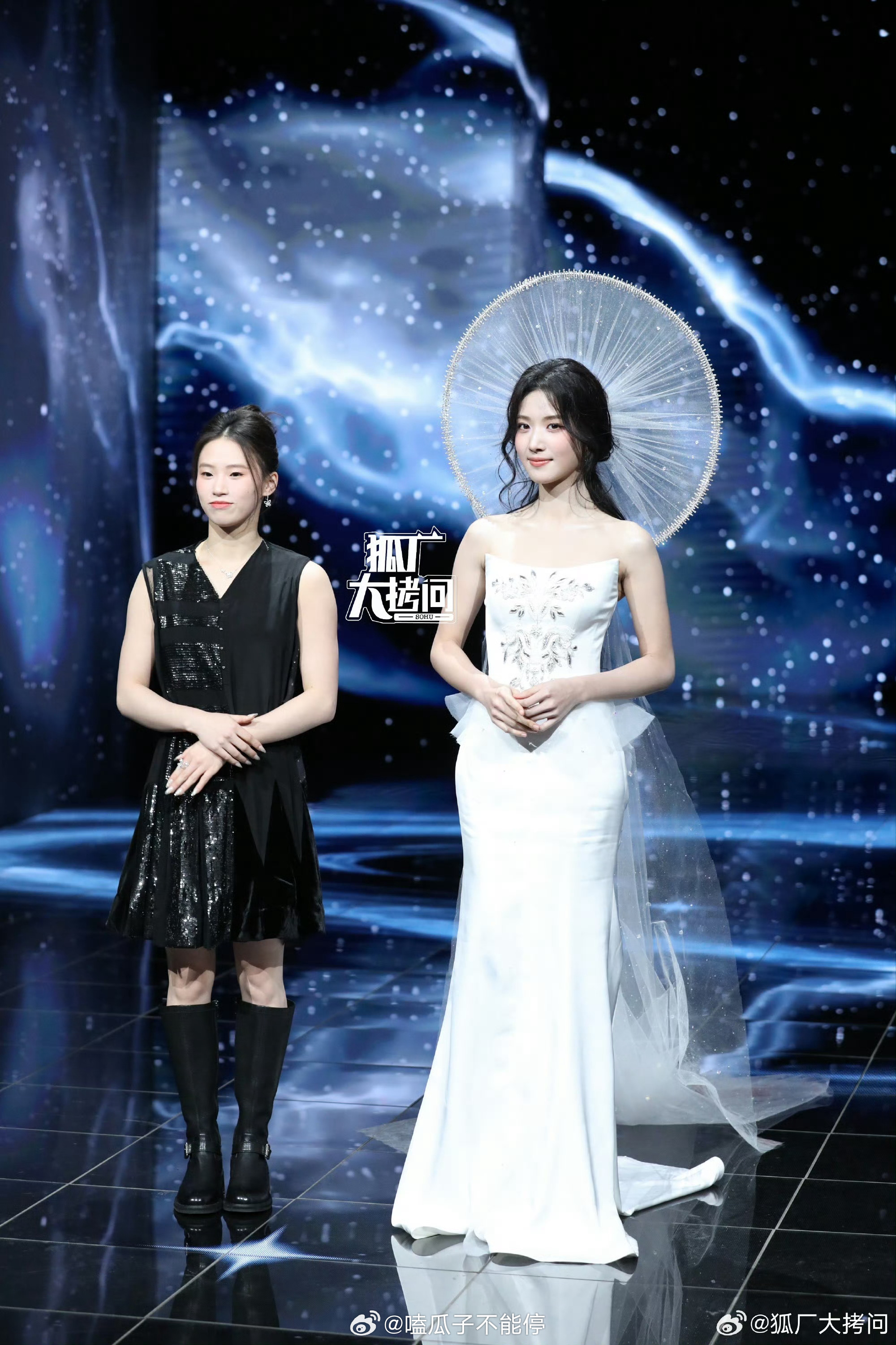 卢昱晓这是真神女，好有创意的头饰非常美微博之夜红毯