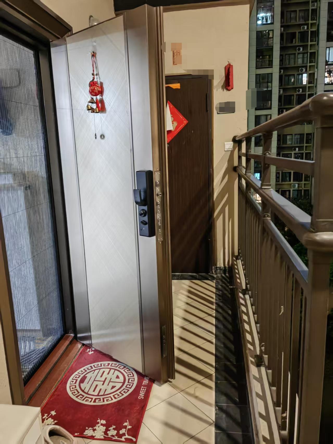 你们要的隔壁私自将内开门改外开门占用通道的处理后续来了，我反馈了万科物业，但是他