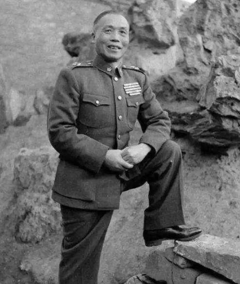 李宗仁晚年定居美国时，曾托人带话给台湾旧部：我这辈子只后悔一件事，不是败给了共产