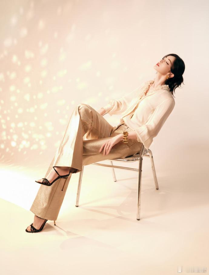 娜扎 这真是人类能长出来的脸吗 别人用十年变美，娜扎直接美了三十年！从《轩辕剑》