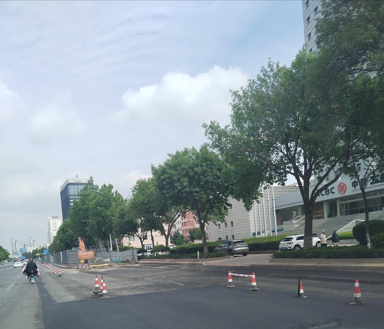 德州市德城区天衢路，解放路与新湖大街路段，雨污分流施工已快完工，主要路段看来已经