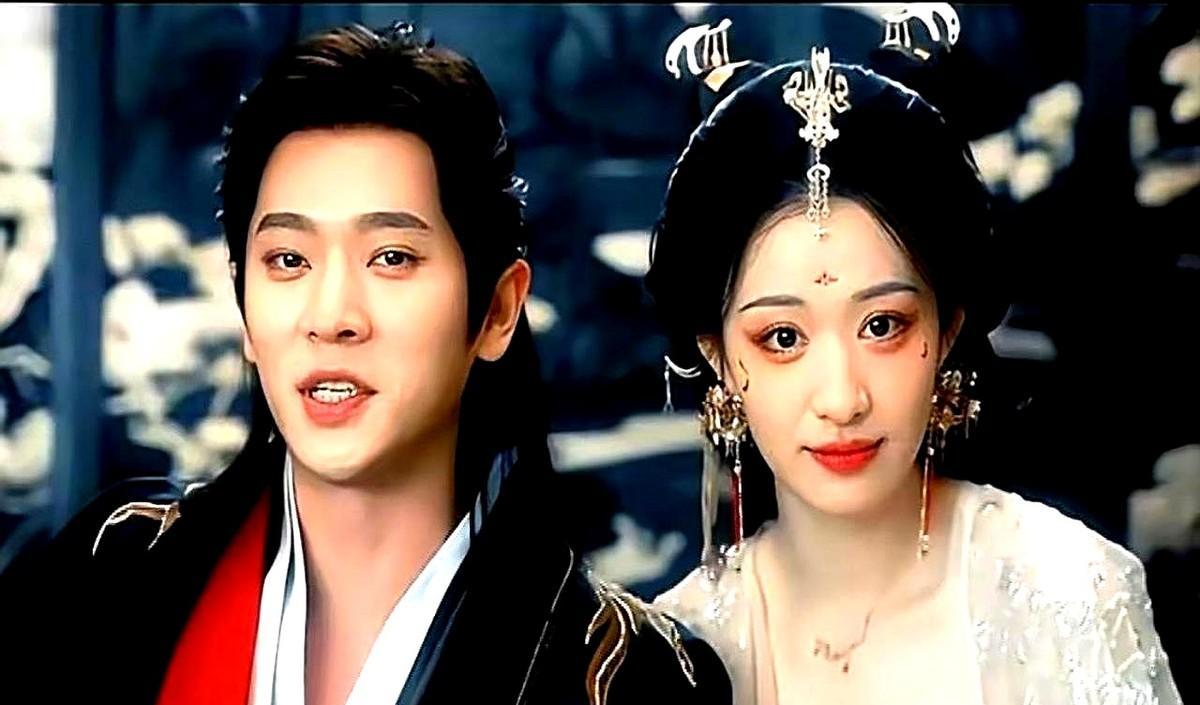 CP感的秘密，藏在你第一眼看不到的地方。
不是脸，不是演技，得扒开衣服看骨头。