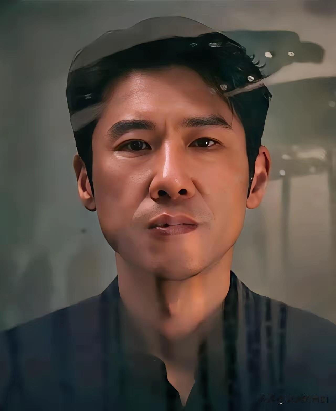 我能接受王骁长的丑，
也能接受王骁个不够高，
但是我实在接受不了，
他把我闺蜜迷