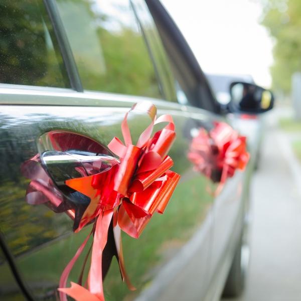 济南大哥的“超级操作”！婚车队被他“秀”懵了，乡村风情拉满了！

嘿，兄弟姐妹们